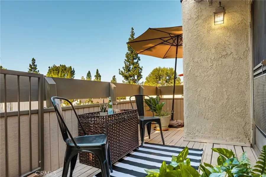3032 Associated, Fullerton, CA 92835 - #3