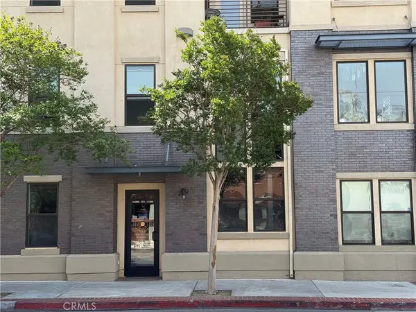 190 W 3rd Street, Santa Ana, CA 92701
