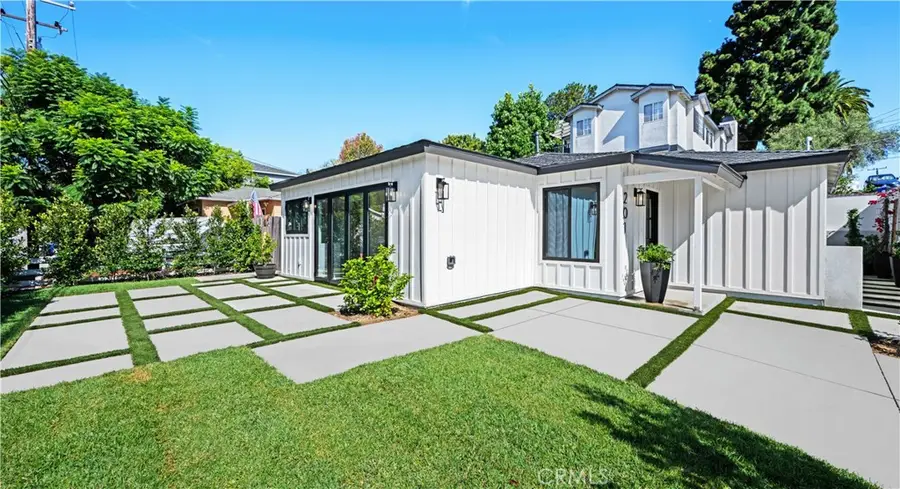 201 Herrin Street N, Manhattan Beach, CA 90266 - #2