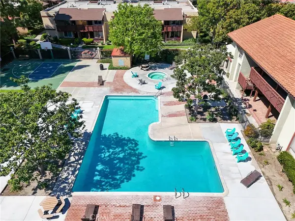 1040 W Macarthur Boulevard #21, Santa Ana, CA 92707