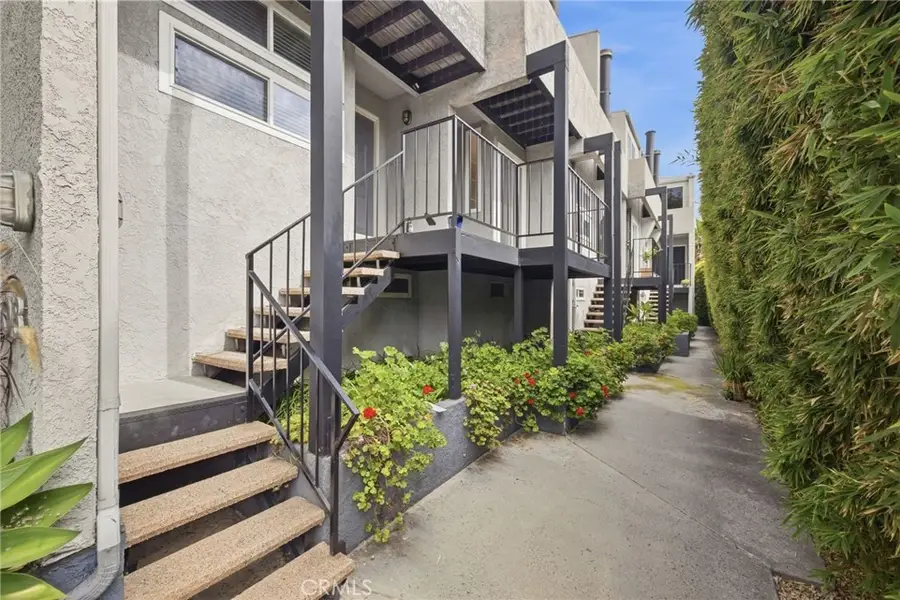4018 Redwood Avenue #Unit B, Los Angeles, CA 90066 - #2