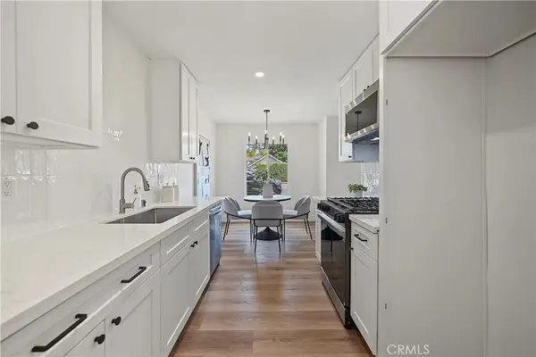 700 W La Veta Avenue #N5, Orange, CA 92868