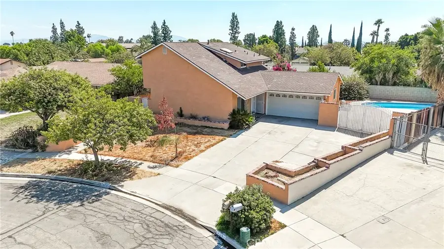 17571 Shamrock, Fontana, CA 92336 - Image #3