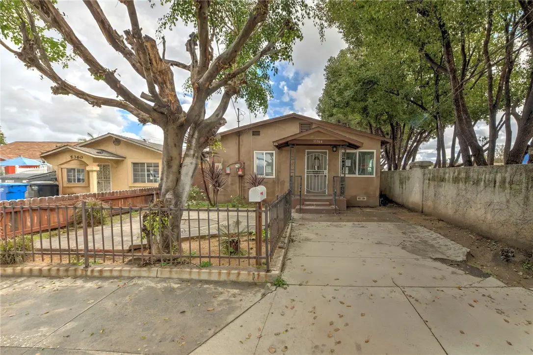 15364 Naranja, Paramount, CA 90723 - #1