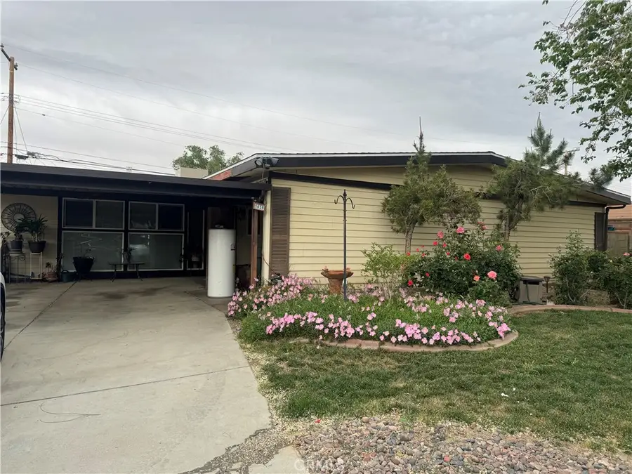 1039 W Avenue J6, Lancaster, CA 93534 - #2