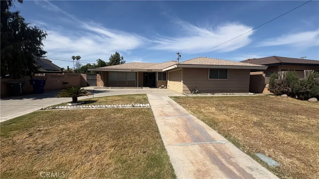 2004 Julian, Bakersfield, CA 93304 - #1