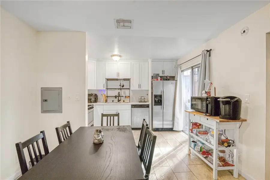 7300 Lennox #J5, Van Nuys, CA 91405 - #2