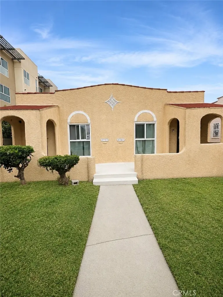 8701 Menlo, Los Angeles, CA 90044 - #1