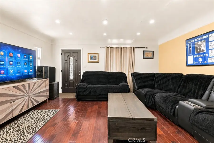 8701 Menlo, Los Angeles, CA 90044 - #2