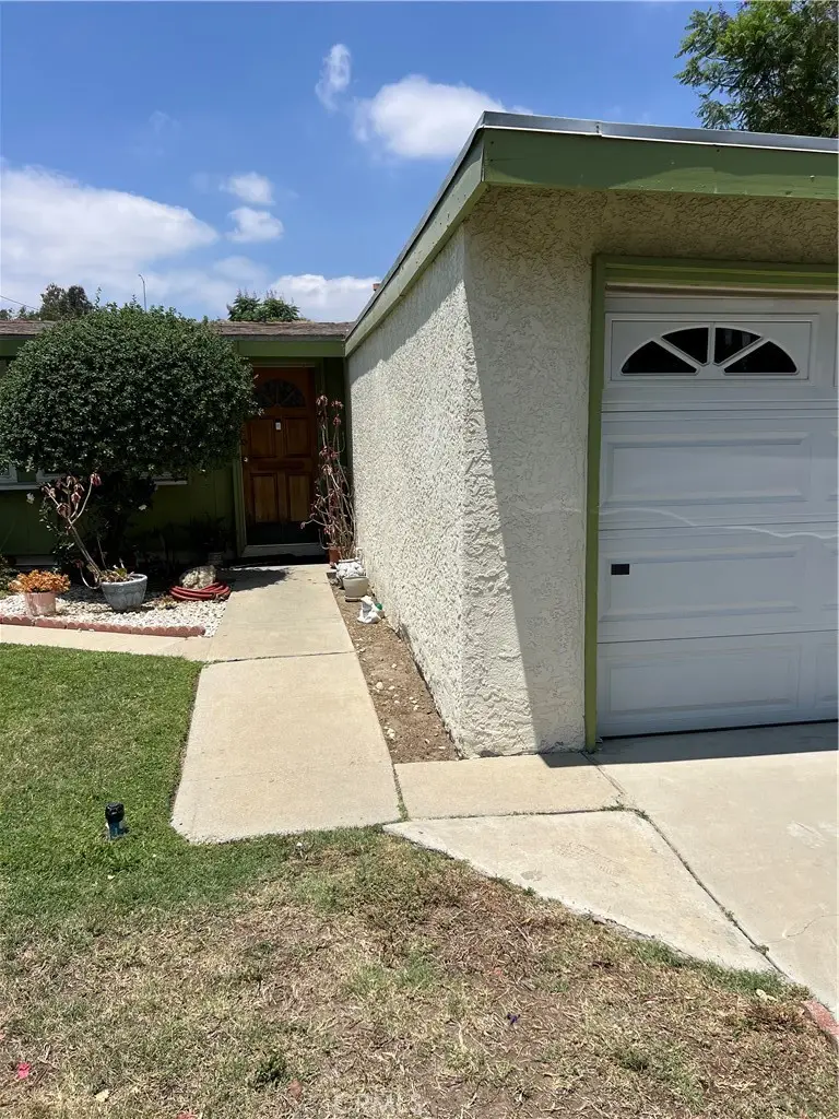 12701 Daventry, Pacoima, CA 91331 - #2