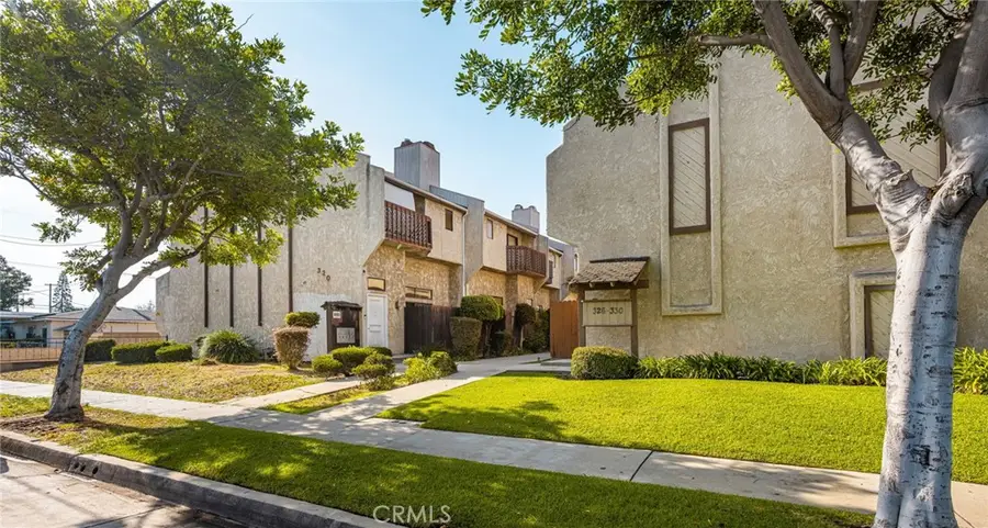 320 W 220th Unit 4, Carson, CA 90745 - #2