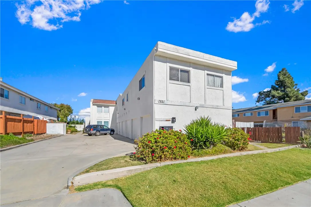 7851 Glencoe Drive, Huntington Beach, CA 92647 - Image #1