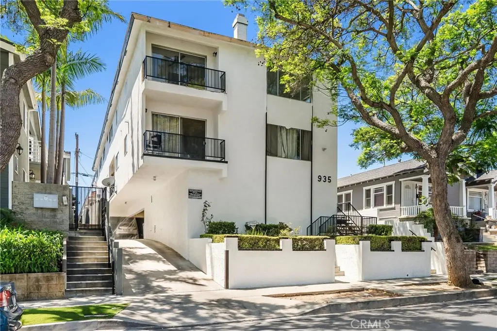 935 W 10th St, San Pedro, CA 90731 - Image #1