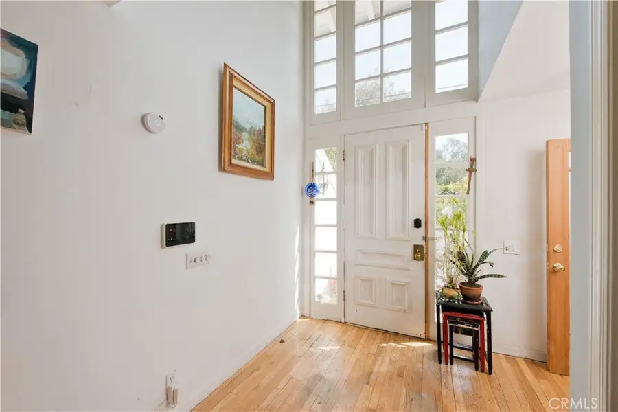 507 W Rustic Rd., Santa Monica, CA 90402 - Image #2