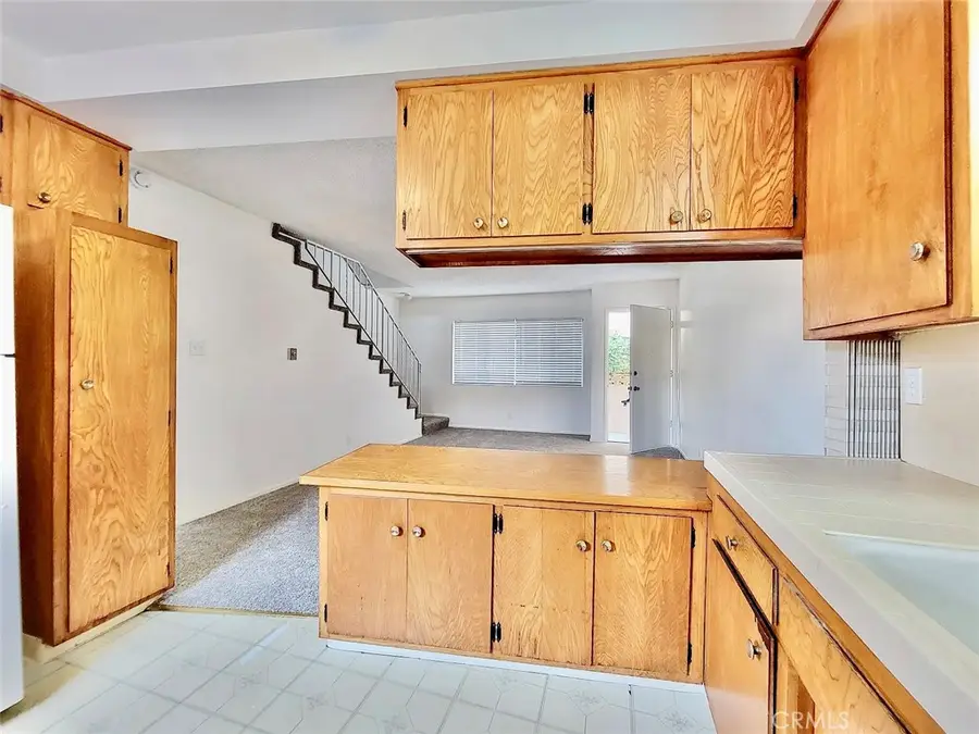 13921 Hawthorne Way, Hawthorne, CA 90250 - Image #3