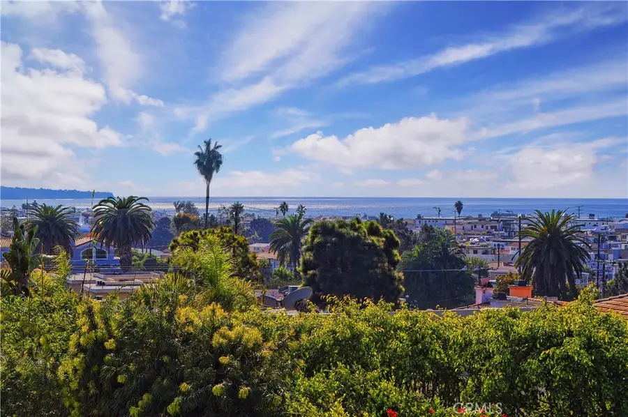 207 S Poinsettia Avenue, Manhattan Beach, CA 90266 - Image #3