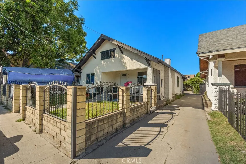 723 W 58th, Los Angeles, CA 90037 - #1