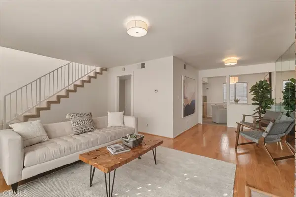 7061 Kester, Van Nuys, CA 91405