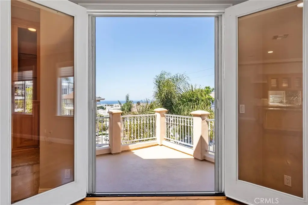944 5th Street, Hermosa Beach, CA 90254 - Image #1