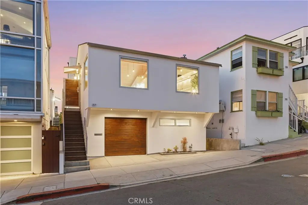 137 15th Street, Manhattan Beach, CA 90266 - #1