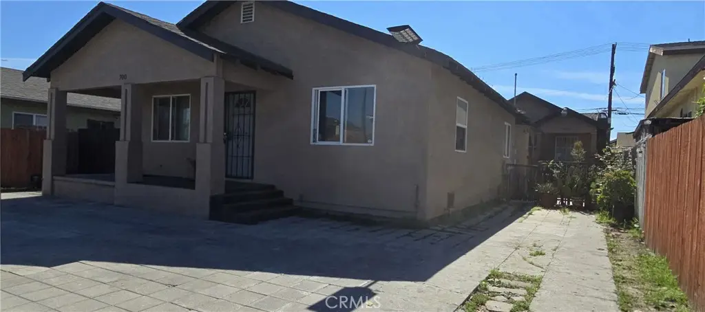 700 W 77th, Los Angeles, CA 90044 - #1
