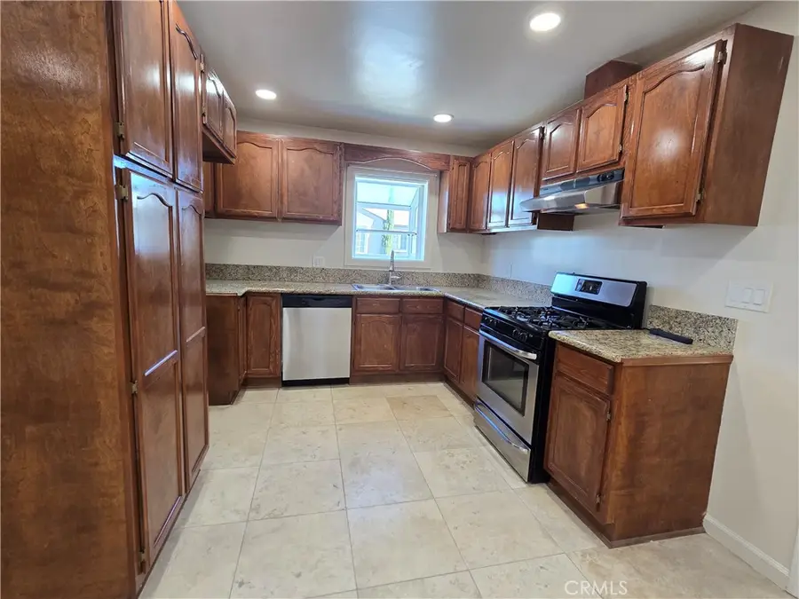 825 W 144th, Gardena, CA 90247 - #2