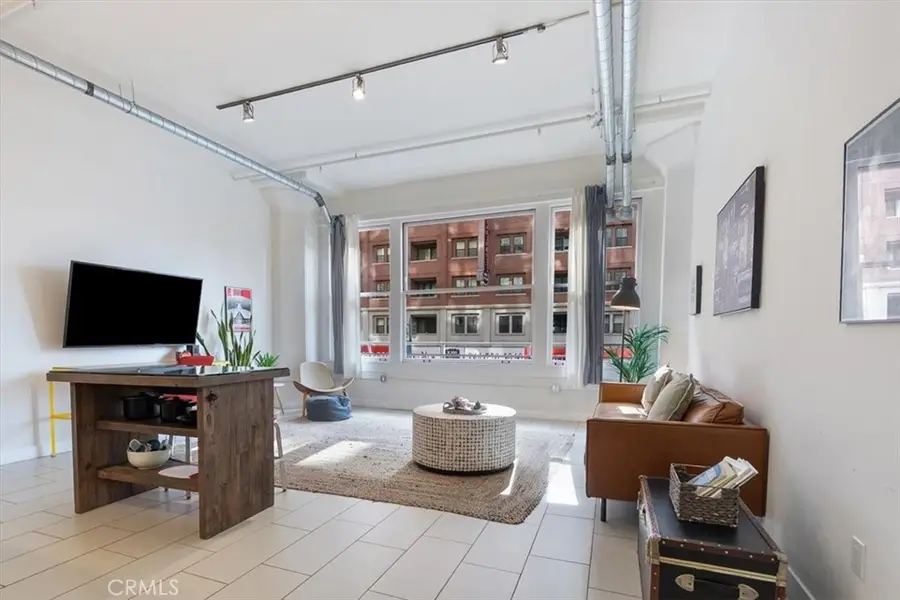 939 S Broadway #203, Los Angeles, CA 90015 - #2