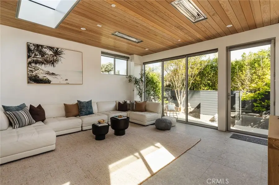 664 Rosecrans Avenue, Manhattan Beach, CA 90266 - #3