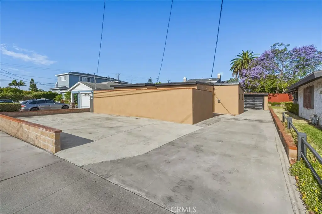 217 S Aviation, Manhattan Beach, CA 90266 - #1