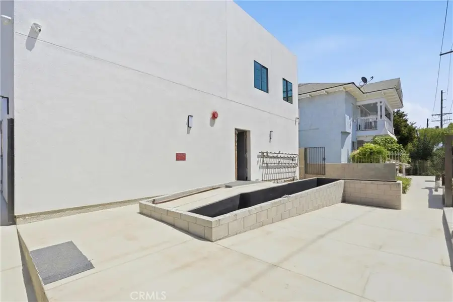 1009 E 29th Street, Los Angeles, CA 90011 - #3