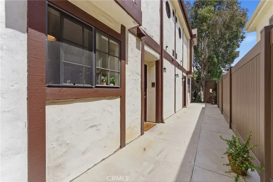 1834 11th Street #2, Santa Monica, CA 90404 - #3