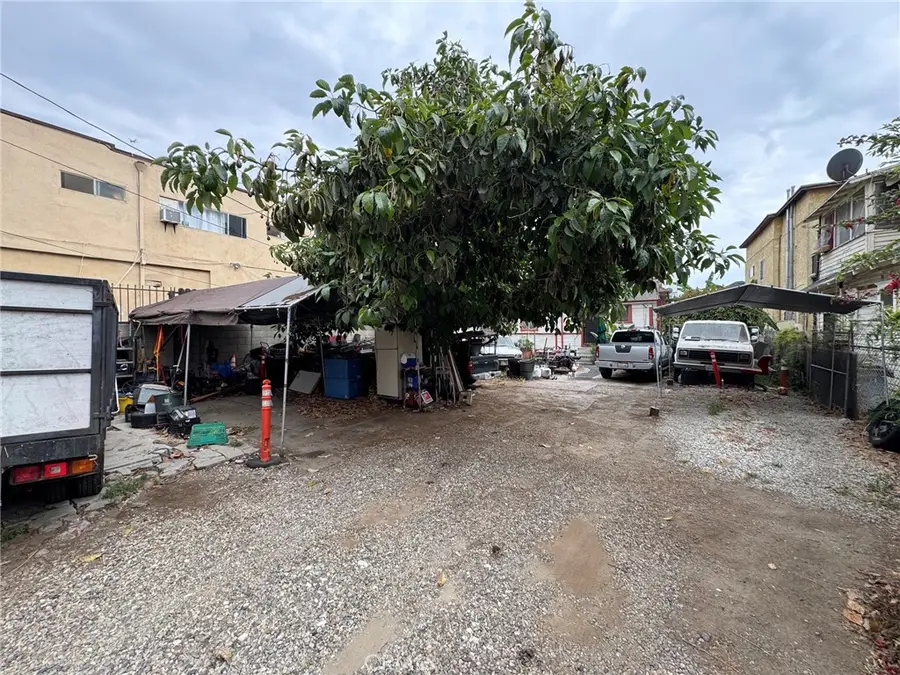 2261 W 15th Street, Los Angeles, CA 90006 - #3