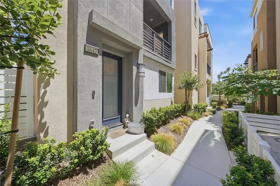1642 W Saratoga Lane, San Pedro, CA 90732 - #2