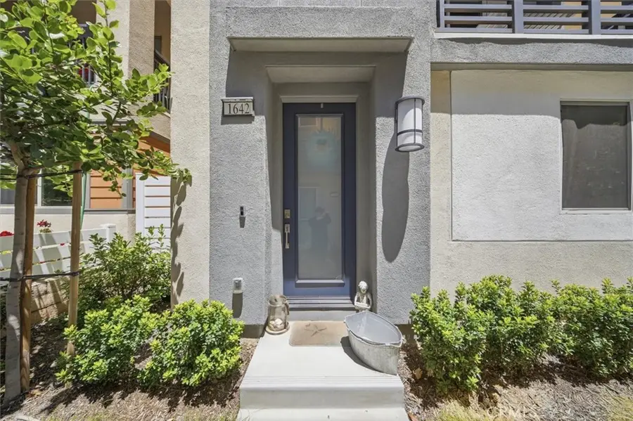 1642 W Saratoga Lane, San Pedro, CA 90732 - #3