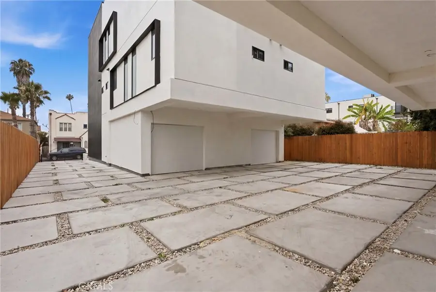 1430 S Cloverdale Avenue, Los Angeles, CA 90019 - #2
