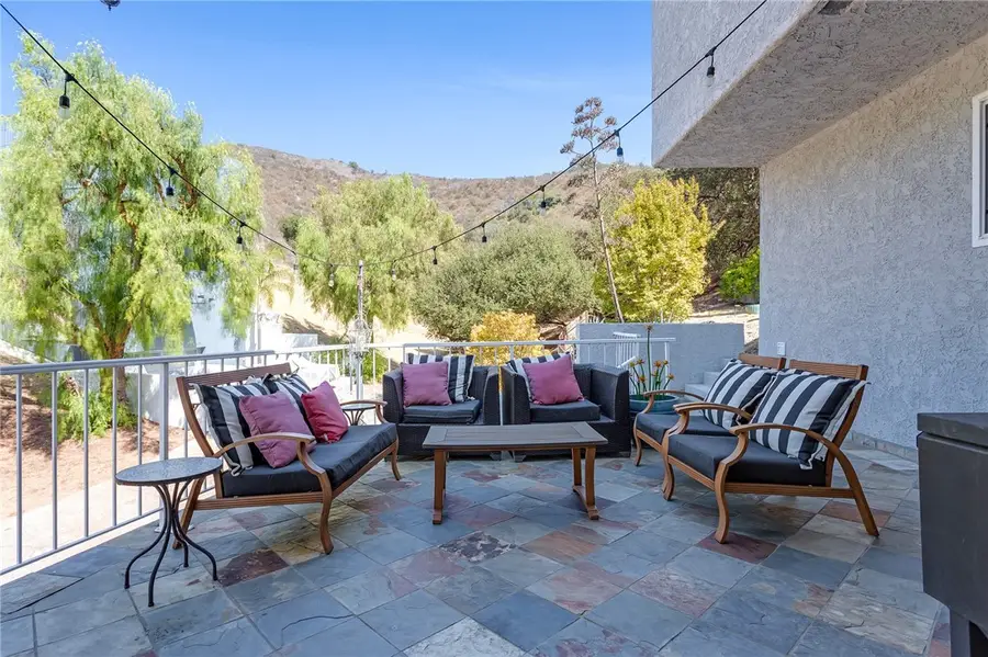20906 Almazan Road, Woodland Hills, CA 91364 - #3