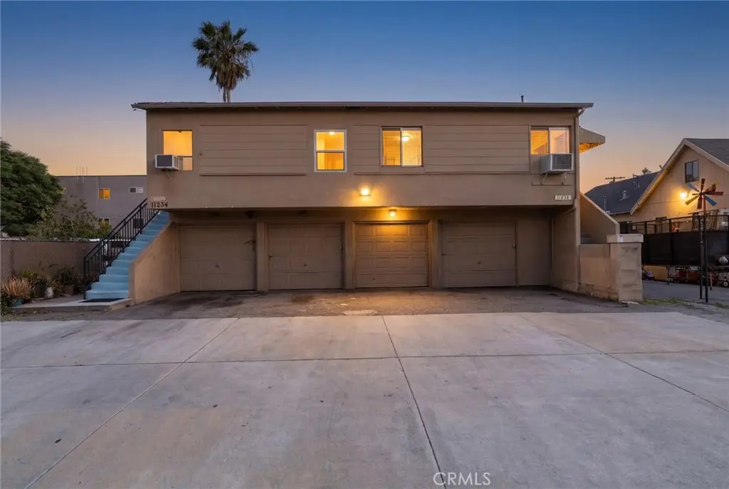 11234 Hatteras, North Hollywood, CA 91601 - #1