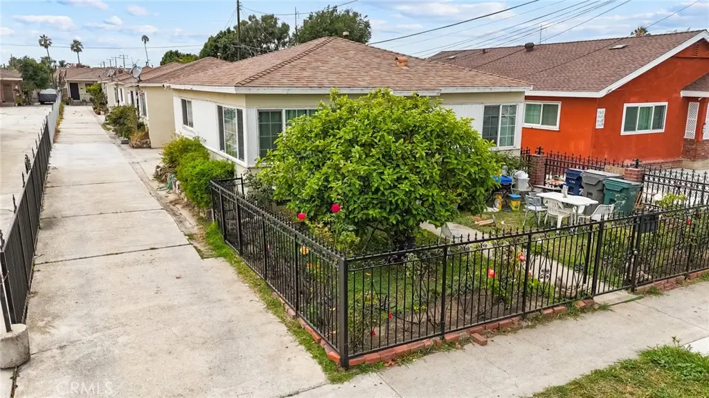 10605 Buford Avenue, Inglewood, CA 90304 - #1