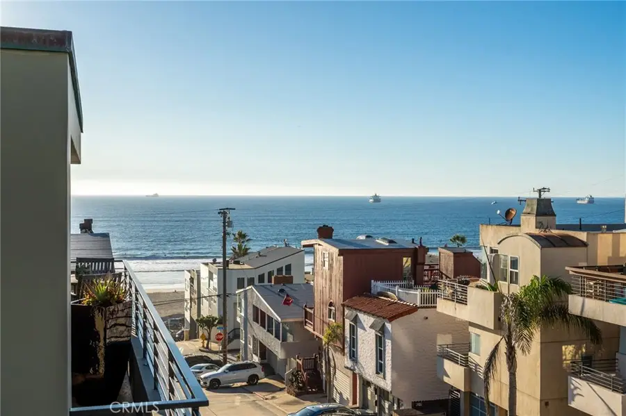 208 43rd, Manhattan Beach, CA 90266 - #2