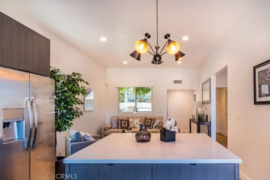 6810 Cahuenga Park, Los Angeles, CA 90068 - #2