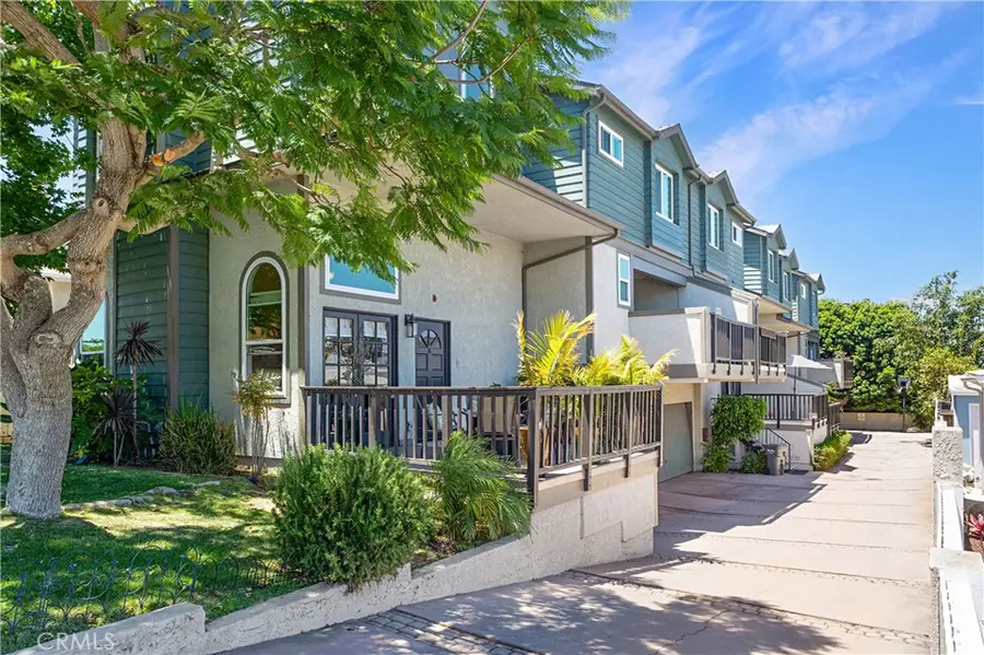 2517 Gates Avenue #A, Redondo Beach, CA 90278 - #2