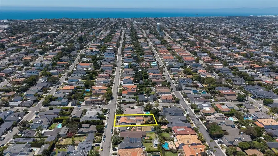 1813 5th Street, Manhattan Beach, CA 90266 - #3