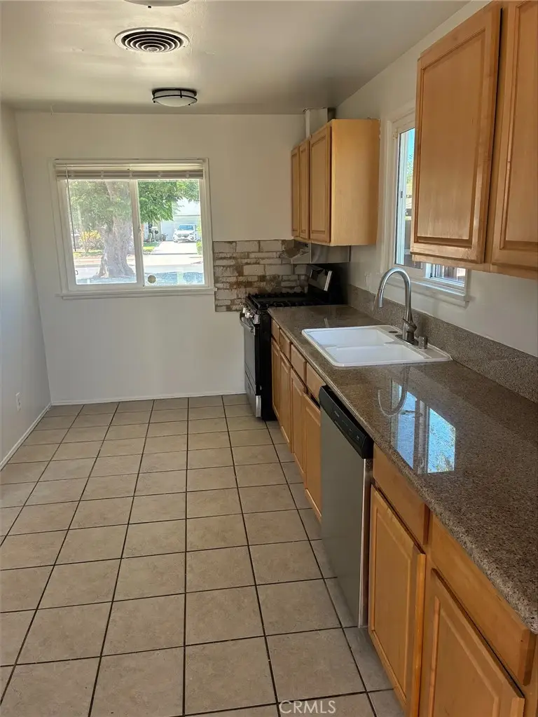 22959 Vose, West Hills, CA 91307 - #3