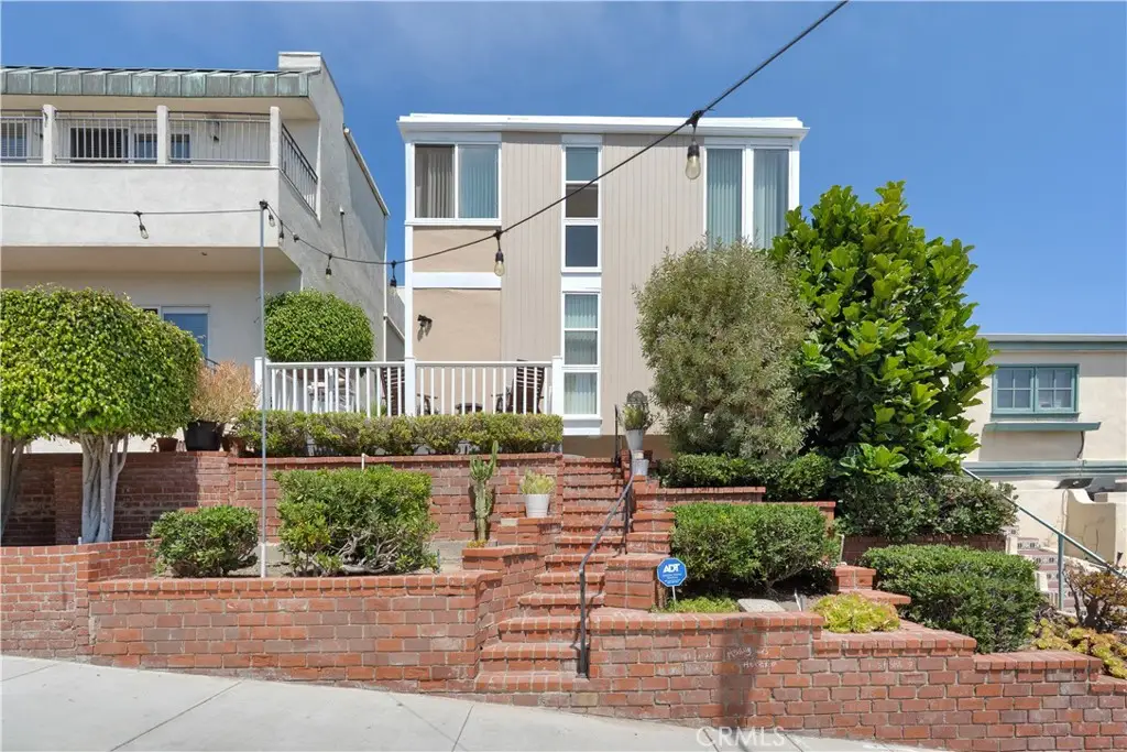 409 16th Street, Manhattan Beach, CA 90266 - #1