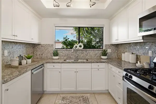 2300 Carnegie Lane #4, Redondo Beach, CA 90278