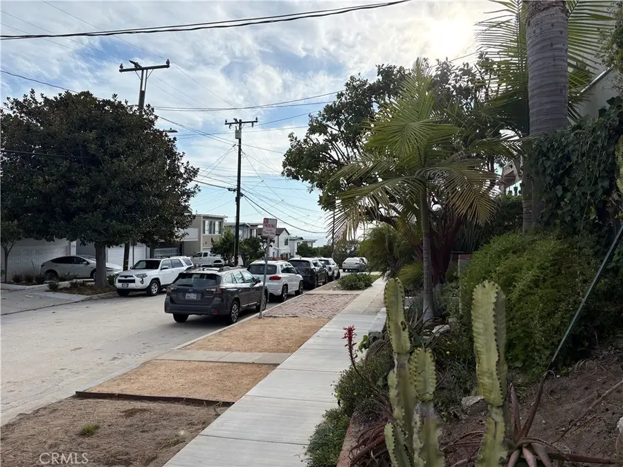 735 Longfellow Avenue, Hermosa Beach, CA 90254 - #3