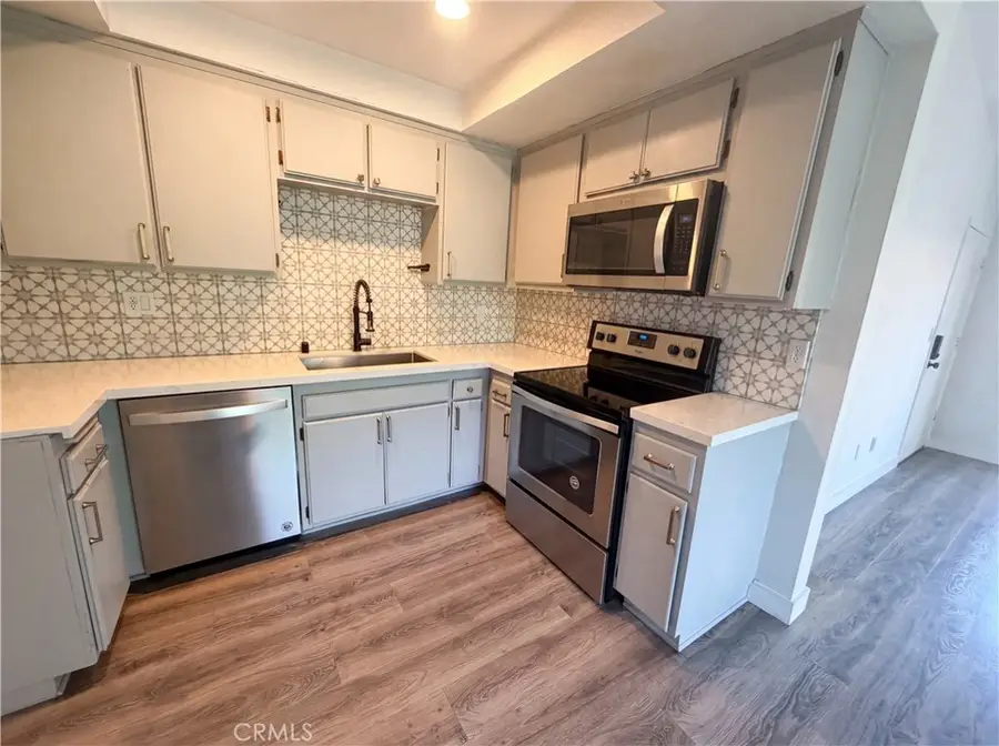 7300 Corbin Ave Unit M, Reseda, CA 91335 - #3