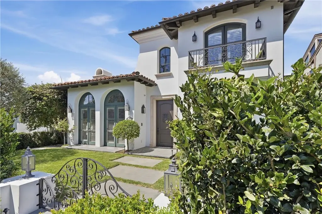 603 11th Street, Manhattan Beach, CA 90266 - #1