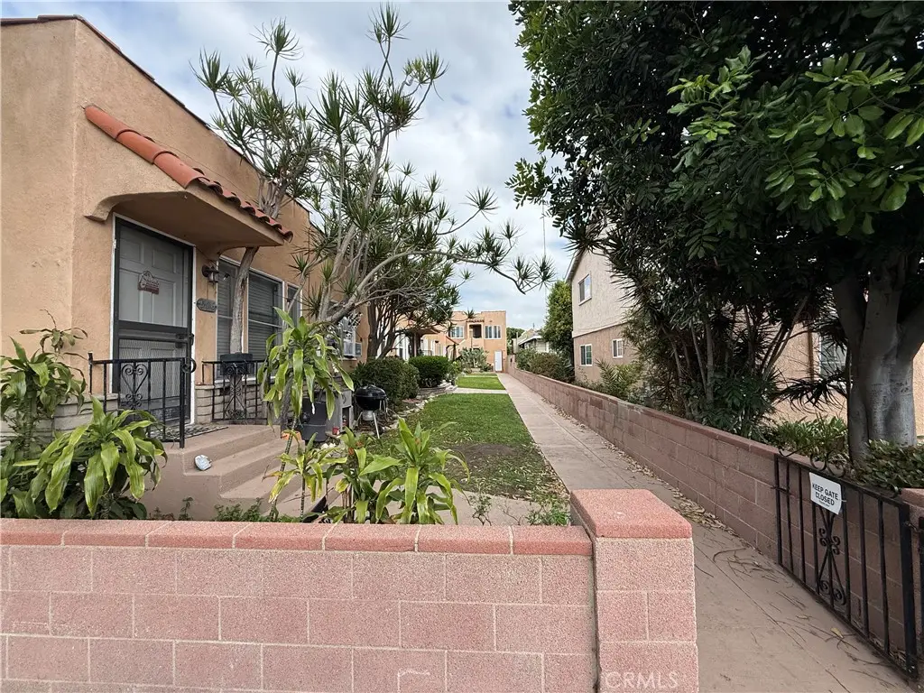 566 W 17th, San Pedro, CA 90731 - #1