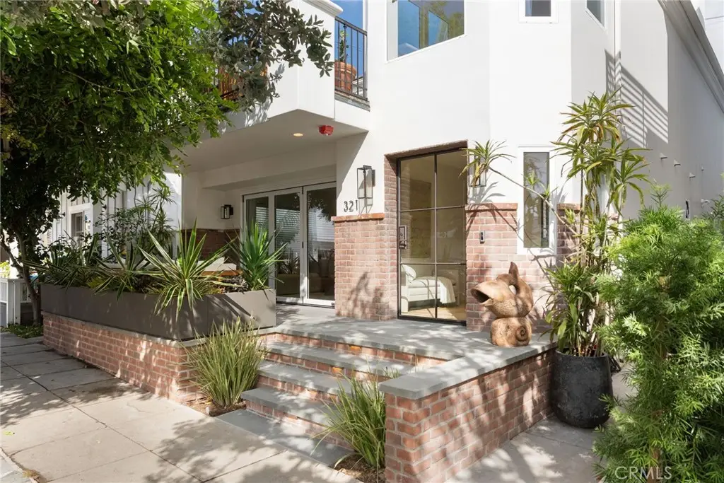 321 3rd Street, Manhattan Beach, CA 90266 - #1